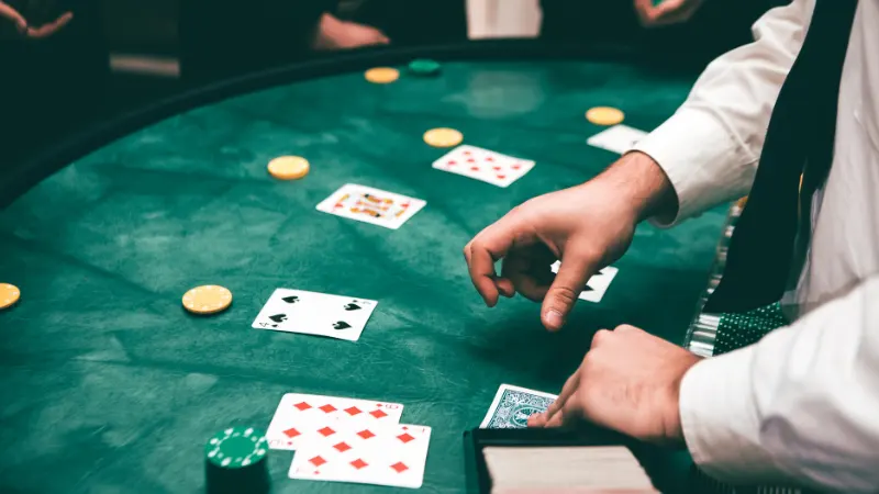 Luật chơi poker cơ bản dễ dàng cho người mới